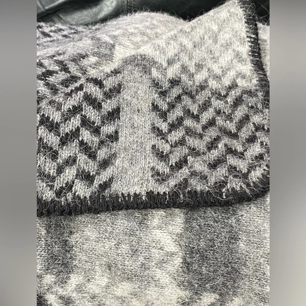 ICEWEAR 100% Icelandic Wool Nordic Black Gray Scandinavian Design Throw Blanket